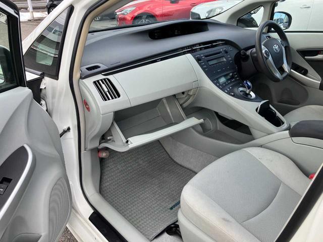 プリウス Ｓ　ワンオーナー／横滑り防止／寒冷地仕様／フロントガラス熱線／リアフォグランプ／フロントフォグランプ／純正１５インチアルミホイール（41枚目）