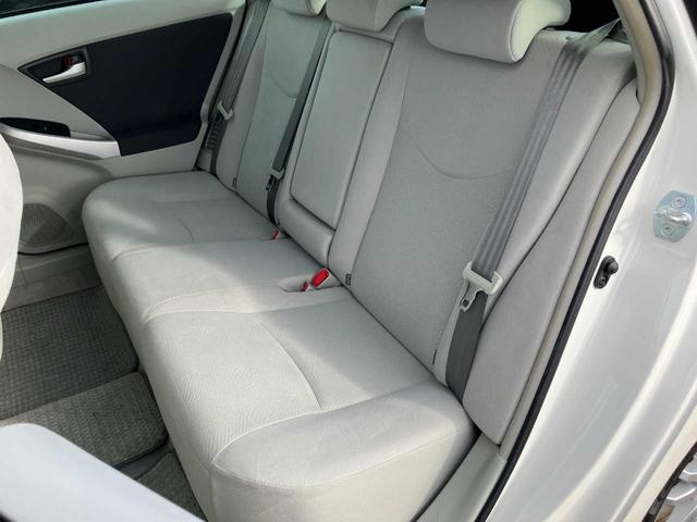 プリウス Ｓ　ワンオーナー／横滑り防止／寒冷地仕様／フロントガラス熱線／リアフォグランプ／フロントフォグランプ／純正１５インチアルミホイール（45枚目）