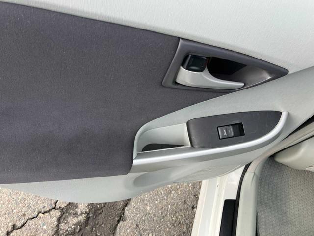 プリウス Ｓ　ワンオーナー／横滑り防止／寒冷地仕様／フロントガラス熱線／リアフォグランプ／フロントフォグランプ／純正１５インチアルミホイール（48枚目）