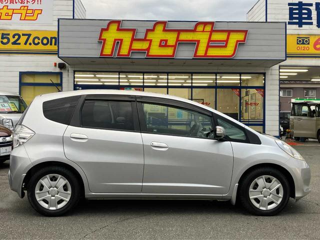 フィットハイブリッド ベースグレード　ハイブリッド／ＥＴＣ／オート電動格納サイドミラー／ナビ／フルセグＴＶ／ＤＶＤ再生／クルーズコントロール／ＥＣＯＮ／キーレス（6枚目）