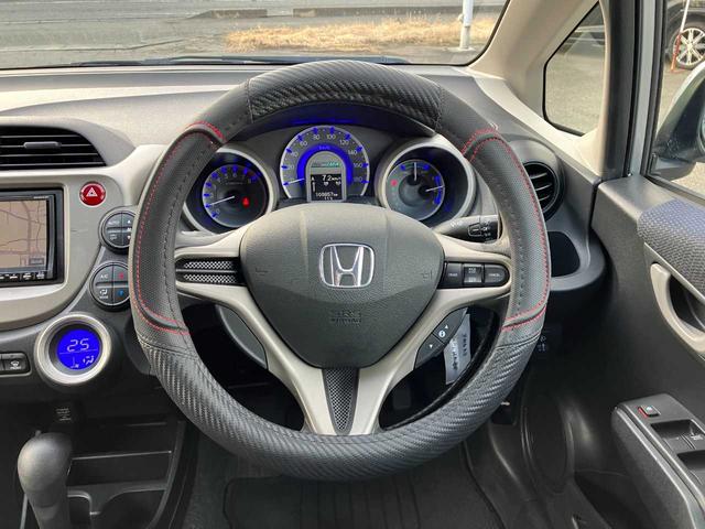 フィットハイブリッド ベースグレード　ハイブリッド／ＥＴＣ／オート電動格納サイドミラー／ナビ／フルセグＴＶ／ＤＶＤ再生／クルーズコントロール／ＥＣＯＮ／キーレス（11枚目）