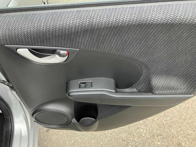 フィットハイブリッド ベースグレード　ハイブリッド／ＥＴＣ／オート電動格納サイドミラー／ナビ／フルセグＴＶ／ＤＶＤ再生／クルーズコントロール／ＥＣＯＮ／キーレス（38枚目）