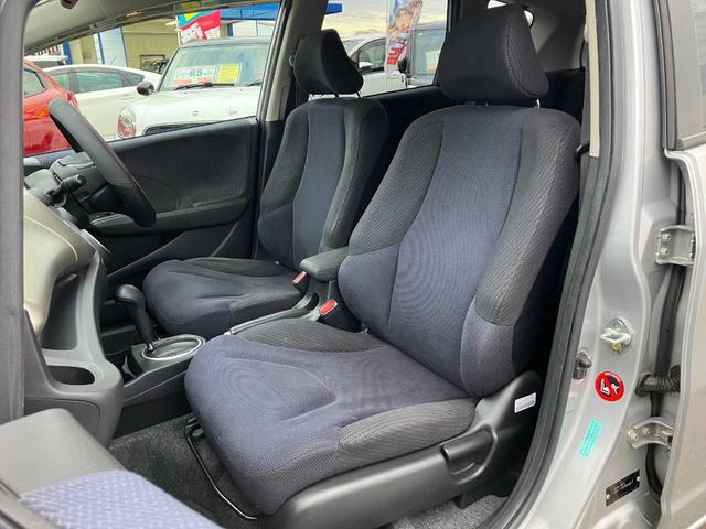 フィットハイブリッド ベースグレード　ハイブリッド／ＥＴＣ／オート電動格納サイドミラー／ナビ／フルセグＴＶ／ＤＶＤ再生／クルーズコントロール／ＥＣＯＮ／キーレス（46枚目）