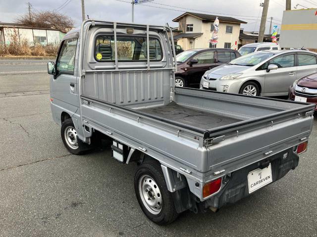 サンバートラック ＴＣ　４ＷＤ／オートマ／エアコン／パワステ／ゲートチェーン／ゴムマット／ＡＴＰＯＷＥＲスイッチ／運転席＆助手席エアバック（5枚目）