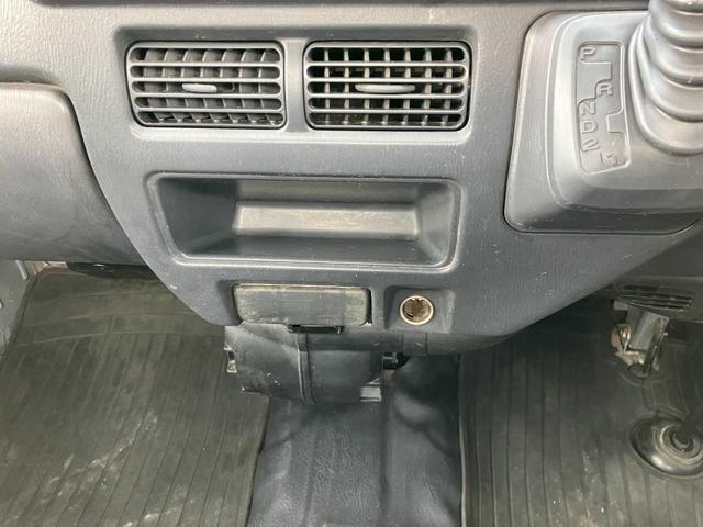 サンバートラック ＴＣ　４ＷＤ／オートマ／エアコン／パワステ／ゲートチェーン／ゴムマット／ＡＴＰＯＷＥＲスイッチ／運転席＆助手席エアバック（14枚目）