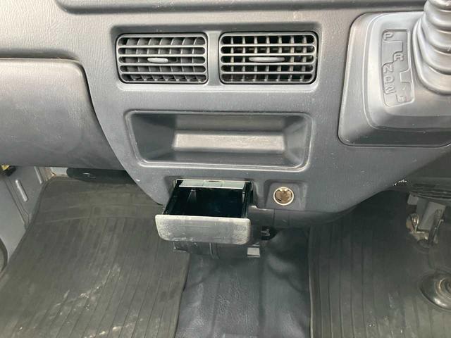 サンバートラック ＴＣ　４ＷＤ／オートマ／エアコン／パワステ／ゲートチェーン／ゴムマット／ＡＴＰＯＷＥＲスイッチ／運転席＆助手席エアバック（15枚目）