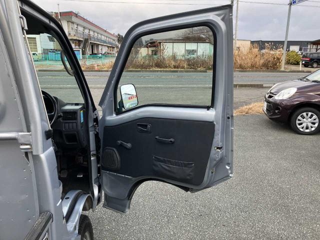 サンバートラック ＴＣ　４ＷＤ／オートマ／エアコン／パワステ／ゲートチェーン／ゴムマット／ＡＴＰＯＷＥＲスイッチ／運転席＆助手席エアバック（20枚目）