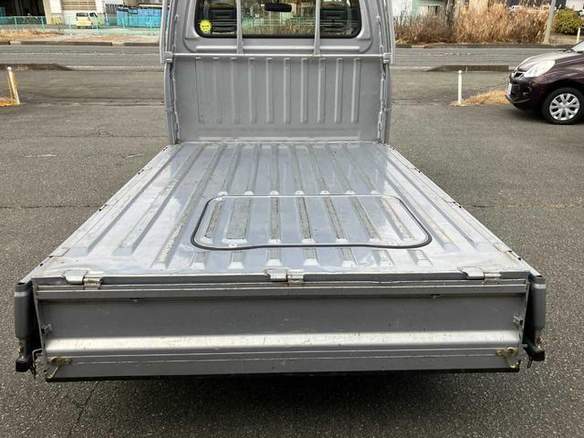 サンバートラック ＴＣ　４ＷＤ／オートマ／エアコン／パワステ／ゲートチェーン／ゴムマット／ＡＴＰＯＷＥＲスイッチ／運転席＆助手席エアバック（30枚目）