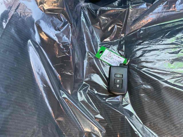 ヴォクシー ハイブリッドＶ　ドライブレコーダー　ＥＴＣ　バックカメラ　ナビ　ＴＶ　オートクルーズコントロール　両側スライド・片側電動　オートライト　ＬＥＤヘッドランプ　スマートキー　アイドリングストップ　電動格納ミラー（11枚目）