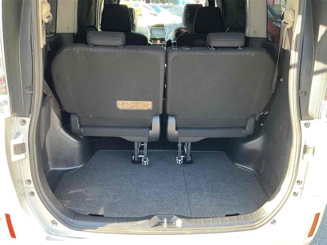 ヴォクシー ハイブリッドＶ　ドライブレコーダー　ＥＴＣ　バックカメラ　ナビ　ＴＶ　オートクルーズコントロール　両側スライド・片側電動　オートライト　ＬＥＤヘッドランプ　スマートキー　アイドリングストップ　電動格納ミラー（19枚目）