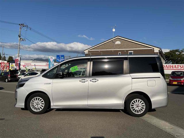 ヴォクシー ハイブリッドＶ　ドライブレコーダー　ＥＴＣ　バックカメラ　ナビ　ＴＶ　オートクルーズコントロール　両側スライド・片側電動　オートライト　ＬＥＤヘッドランプ　スマートキー　アイドリングストップ　電動格納ミラー（21枚目）