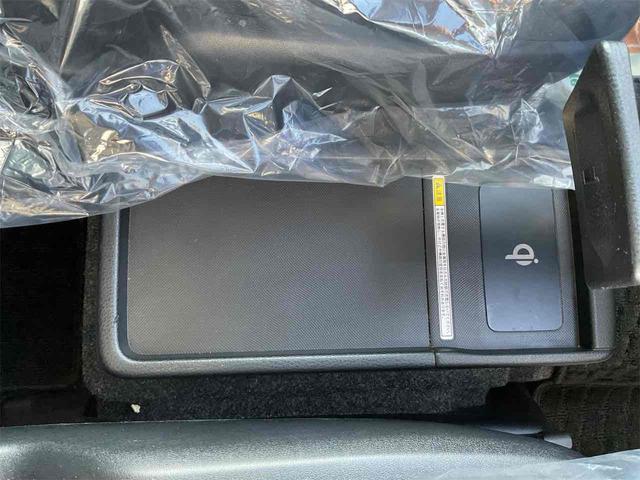 ヴォクシー ハイブリッドＶ　ドライブレコーダー　ＥＴＣ　バックカメラ　ナビ　ＴＶ　オートクルーズコントロール　両側スライド・片側電動　オートライト　ＬＥＤヘッドランプ　スマートキー　アイドリングストップ　電動格納ミラー（47枚目）