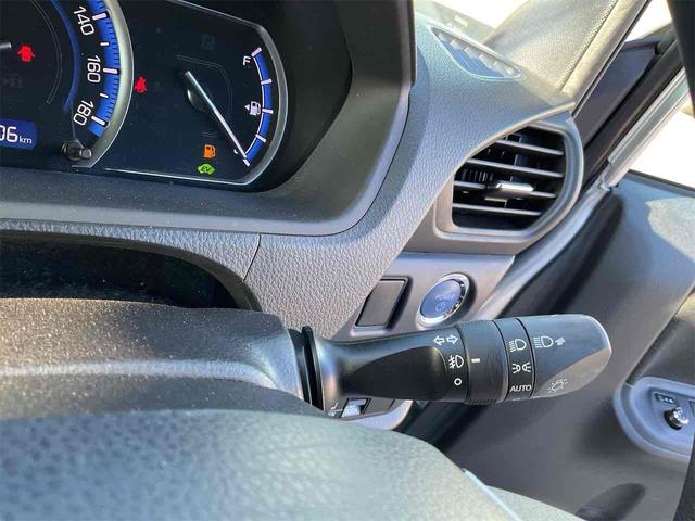 ヴォクシー ハイブリッドＶ　ドライブレコーダー　ＥＴＣ　バックカメラ　ナビ　ＴＶ　オートクルーズコントロール　両側スライド・片側電動　オートライト　ＬＥＤヘッドランプ　スマートキー　アイドリングストップ　電動格納ミラー（55枚目）