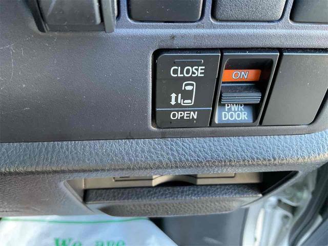 ヴォクシー ハイブリッドＶ　ドライブレコーダー　ＥＴＣ　バックカメラ　ナビ　ＴＶ　オートクルーズコントロール　両側スライド・片側電動　オートライト　ＬＥＤヘッドランプ　スマートキー　アイドリングストップ　電動格納ミラー（61枚目）