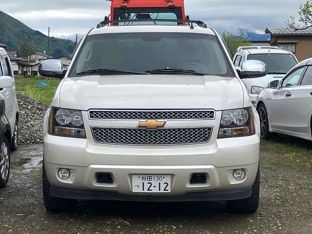 シボレーアバランチ ＬＴＺ　フリップダウンモニター　オートクルーズコントロール　ナビ　ＴＶ　バックカメラ　キーレスエントリー　電動格納ミラー　シートヒーター　シートエアコン　オートライト　アルミホイール　ＥＳＣ（12枚目）