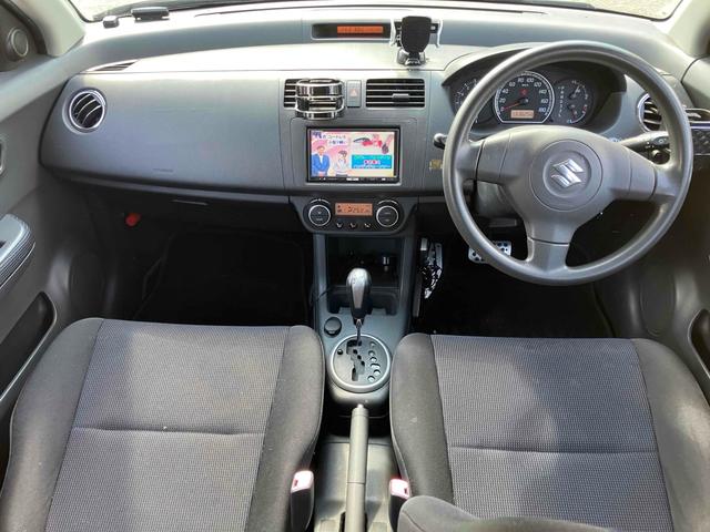 スイフト １．３ＸＧ　ドライブレコーダー　バックカメラ　ＴＶ　アルミホイール　キーレスエントリー　電動格納ミラー　ＡＴ　盗難防止システム　衝突安全ボディ　ＡＢＳ　ＣＤ　ＤＶＤ再生　ミュージックプレイヤー接続可　エアコン（2枚目）