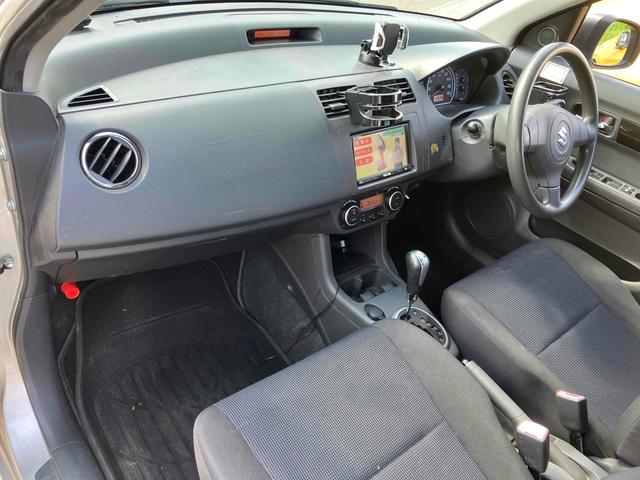 スイフト １．３ＸＧ　ドライブレコーダー　バックカメラ　ＴＶ　アルミホイール　キーレスエントリー　電動格納ミラー　ＡＴ　盗難防止システム　衝突安全ボディ　ＡＢＳ　ＣＤ　ＤＶＤ再生　ミュージックプレイヤー接続可　エアコン（10枚目）