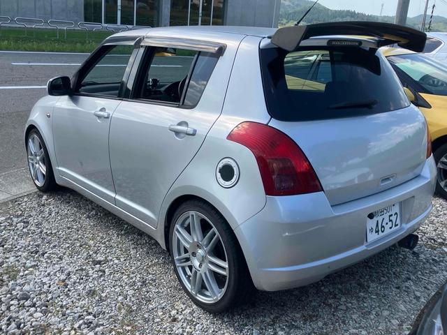 スイフト １．３ＸＧ　ドライブレコーダー　バックカメラ　ＴＶ　アルミホイール　キーレスエントリー　電動格納ミラー　ＡＴ　盗難防止システム　衝突安全ボディ　ＡＢＳ　ＣＤ　ＤＶＤ再生　ミュージックプレイヤー接続可　エアコン（16枚目）
