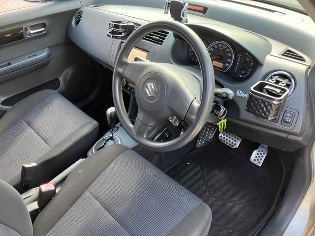 スイフト １．３ＸＧ　ドライブレコーダー　バックカメラ　ＴＶ　アルミホイール　キーレスエントリー　電動格納ミラー　ＡＴ　盗難防止システム　衝突安全ボディ　ＡＢＳ　ＣＤ　ＤＶＤ再生　ミュージックプレイヤー接続可　エアコン（22枚目）