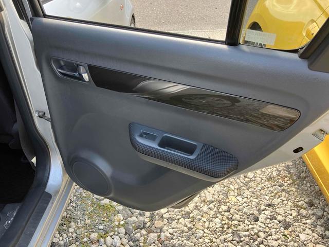 スイフト １．３ＸＧ　ドライブレコーダー　バックカメラ　ＴＶ　アルミホイール　キーレスエントリー　電動格納ミラー　ＡＴ　盗難防止システム　衝突安全ボディ　ＡＢＳ　ＣＤ　ＤＶＤ再生　ミュージックプレイヤー接続可　エアコン（24枚目）