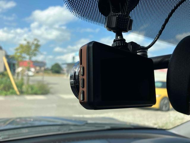ＲＸ－８ タイプＥ　ドライブレコーダー　ＥＴＣ　オートクルーズコントロール　ＡＴ　ＨＩＤ　スマートキー　電動格納ミラー　アルミホイール　パワーシート　盗難防止システム　衝突安全ボディ　ＡＢＳ　ＥＳＣ　ＣＤ　ＭＤ　カセット（5枚目）
