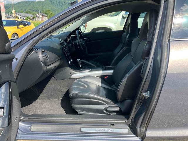 ＲＸ－８ タイプＥ　ドライブレコーダー　ＥＴＣ　オートクルーズコントロール　ＡＴ　ＨＩＤ　スマートキー　電動格納ミラー　アルミホイール　パワーシート　盗難防止システム　衝突安全ボディ　ＡＢＳ　ＥＳＣ　ＣＤ　ＭＤ　カセット（22枚目）