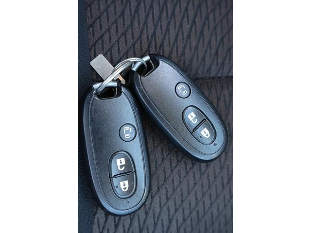 ルークス ハイウェイスター　両側スライド・片側電動　オートライト　ＨＩＤ　スマートキー　シートヒーター　ベンチシート　ＣＶＴ　盗難防止システム　ＡＢＳ　ＣＤ　アルミホイール　衝突安全ボディ　エアコン　パワーステアリング（10枚目）