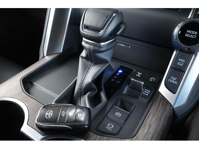 ランドクルーザー ＺＸ　４ＷＤ　全周囲カメラ　クリアランスソナー　オートクルーズコントロール　レーンアシスト　パワーシート　衝突被害軽減システム　ターボ　ＴＶ　オートマチックハイビーム　オートライト　ＬＥＤヘッドランプ（14枚目）