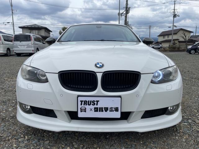 ３シリーズ ３３５ｉ　左ハンドル　ツインターボ　サンルーフ　ＢＬＩＴＺ車高調　シートヒーター付き電動黒革シート　純正ナビ　フルセグＴＶ　バックカメラ　障害物センサー　カロッツェリアＤＶＤプレーヤー　ＥＴＣ（3枚目）