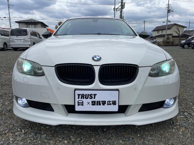 ３シリーズ ３３５ｉ　左ハンドル　ツインターボ　サンルーフ　ＢＬＩＴＺ車高調　シートヒーター付き電動黒革シート　純正ナビ　フルセグＴＶ　バックカメラ　障害物センサー　カロッツェリアＤＶＤプレーヤー　ＥＴＣ（11枚目）