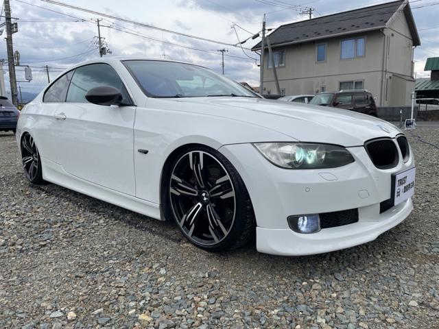 ３３５ｉ　車検Ｒ７年３月　左ハンドル　ツインターボ　サンルーフ　ＢＬＩＴＺ車高調　シートヒーター付き電動黒革シート　純正ナビ　フルセグＴＶ　バックカメラ　クリアランスソナー　カロッツェリアＤＶＤプレーヤー(12枚目)