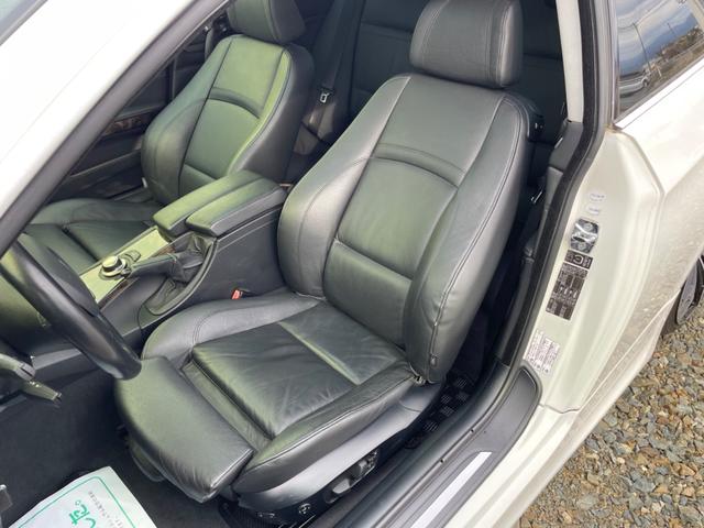 ３シリーズ ３３５ｉ　左ハンドル　ツインターボ　サンルーフ　ＢＬＩＴＺ車高調　シートヒーター付き電動黒革シート　純正ナビ　フルセグＴＶ　バックカメラ　障害物センサー　カロッツェリアＤＶＤプレーヤー　ＥＴＣ（25枚目）