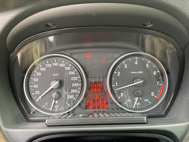 ３シリーズ ３３５ｉ　左ハンドル　ツインターボ　サンルーフ　ＢＬＩＴＺ車高調　シートヒーター付き電動黒革シート　純正ナビ　フルセグＴＶ　バックカメラ　障害物センサー　カロッツェリアＤＶＤプレーヤー　ＥＴＣ（27枚目）