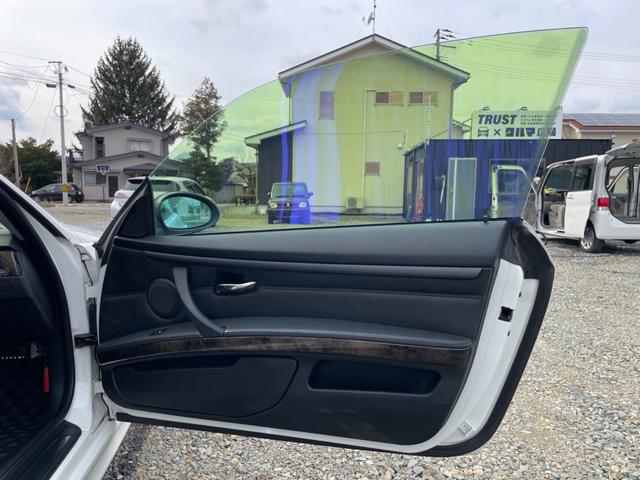 ３シリーズ ３３５ｉ　左ハンドル　ツインターボ　サンルーフ　ＢＬＩＴＺ車高調　シートヒーター付き電動黒革シート　純正ナビ　フルセグＴＶ　バックカメラ　障害物センサー　カロッツェリアＤＶＤプレーヤー　ＥＴＣ（38枚目）