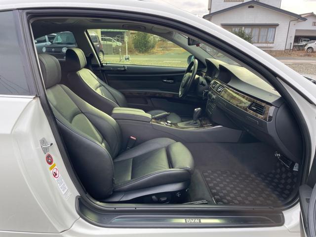 ３シリーズ ３３５ｉ　左ハンドル　ツインターボ　サンルーフ　ＢＬＩＴＺ車高調　シートヒーター付き電動黒革シート　純正ナビ　フルセグＴＶ　バックカメラ　障害物センサー　カロッツェリアＤＶＤプレーヤー　ＥＴＣ（39枚目）