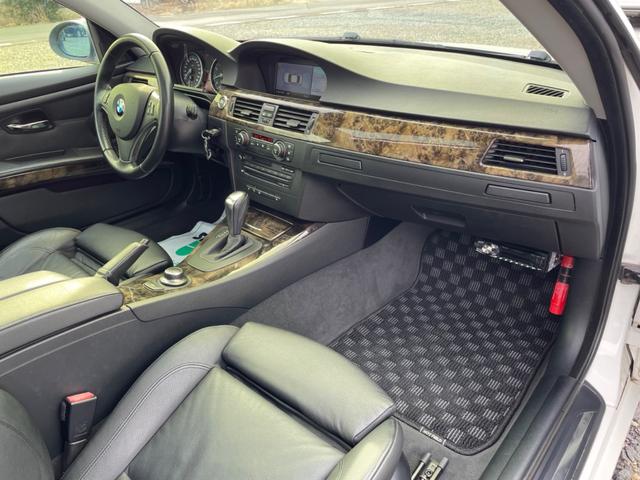 ３シリーズ ３３５ｉ　左ハンドル　ツインターボ　サンルーフ　ＢＬＩＴＺ車高調　シートヒーター付き電動黒革シート　純正ナビ　フルセグＴＶ　バックカメラ　障害物センサー　カロッツェリアＤＶＤプレーヤー　ＥＴＣ（41枚目）