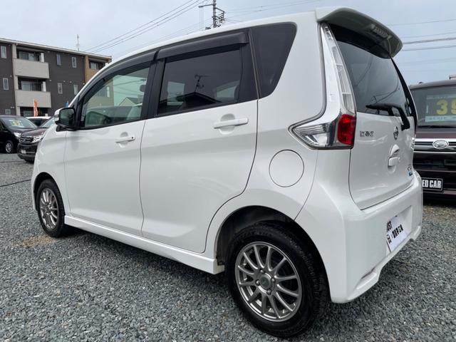 デイズ ハイウェイスター　Ｇ　車検Ｒ８年７月　アイドリングストップ　ルームミラー内蔵全周囲カメラ　バックカメラ　ＨＤＤナビ　フルセグＴＶ　タッチパネル式オートエアコン（11枚目）