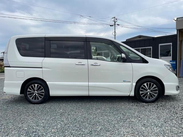 セレナ ハイウェイスターＳ－ＨＶアドバンスドセーフティパック　衝突被害軽減ブレーキ　車線逸脱警報　クルーズコントロール　アイドリングストップ　横滑り防止装置　障害物センサー　全周囲カメラ　両側電動スライドドア　ＳＤナビ　Ｂｌｕｅｔｏｏｔｈオーディオ　後席モニター（7枚目）