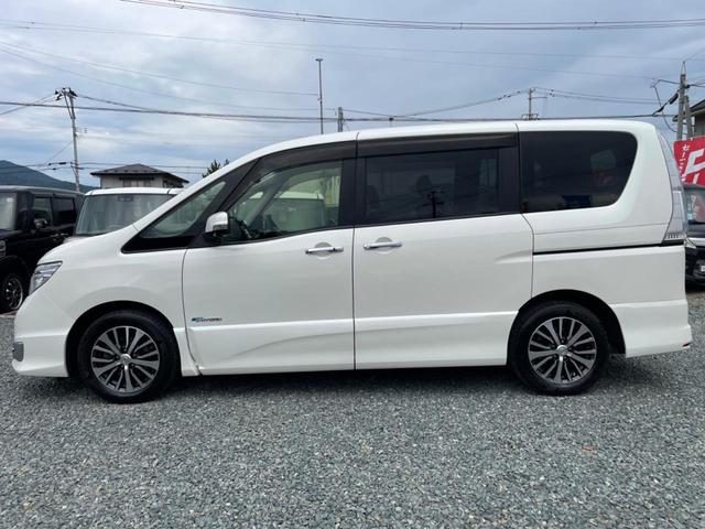 セレナ ハイウェイスターＳ－ＨＶアドバンスドセーフティパック　衝突被害軽減ブレーキ　車線逸脱警報　クルーズコントロール　アイドリングストップ　横滑り防止装置　障害物センサー　全周囲カメラ　両側電動スライドドア　ＳＤナビ　Ｂｌｕｅｔｏｏｔｈオーディオ　後席モニター（8枚目）