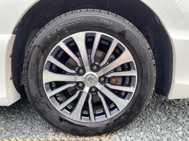 セレナ ハイウェイスターＳ－ＨＶアドバンスドセーフティパック　衝突被害軽減ブレーキ　車線逸脱警報　クルーズコントロール　アイドリングストップ　横滑り防止装置　障害物センサー　全周囲カメラ　両側電動スライドドア　ＳＤナビ　Ｂｌｕｅｔｏｏｔｈオーディオ　後席モニター（17枚目）