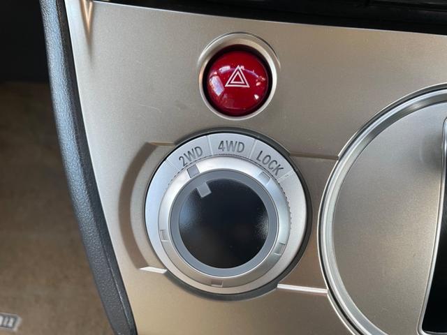 デリカＤ：５ シャモニー　切替４ＷＤ　クルーズコントロール　横滑り防止装置　両側電動スライドドア　パドルシフト　純正ナビ　フロントカメラ　サイドカメラ　バックカメラ　後席モニター　ＥＴＣ（40枚目）
