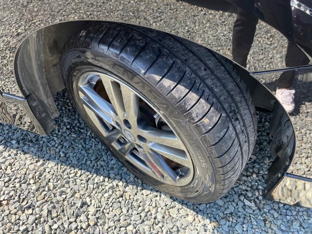 エルグランド ２５０ハイウェイスターアーバンクロム　車検Ｒ９年１月　切替４ＷＤ　横滑り防止装置　障害物センサー　全周囲カメラ　両側電動スライドドア　ハーフレザーシート　純正ナビ（17枚目）