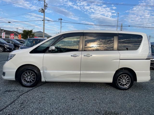 セレナ ハイウェイスター　Ｖセレクション＋セーフティ　Ａセフ　４ＷＤ　衝突被害軽減ブレーキ　車線逸脱警報　クルーズコントロール　アイドリングストップ　横滑り防止装置　障害物センサー　全周囲カメラ　両側電動スライドドア　ワイドナビ　Ｂｌｕｅｔｏｏｔｈオーディオ（7枚目）