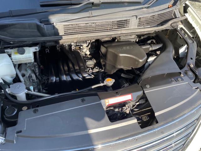 セレナ ハイウェイスター　Ｖセレクション＋セーフティ　Ａセフ　４ＷＤ　衝突被害軽減ブレーキ　車線逸脱警報　クルーズコントロール　アイドリングストップ　横滑り防止装置　障害物センサー　全周囲カメラ　両側電動スライドドア　ワイドナビ　Ｂｌｕｅｔｏｏｔｈオーディオ（18枚目）