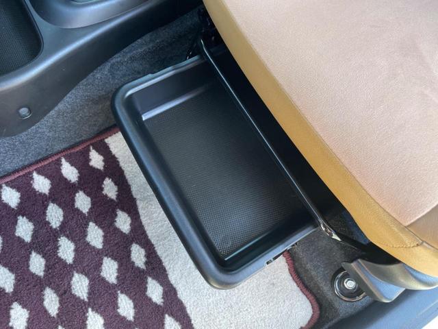 ミラジーノ プレミアムＸ　車検Ｒ９年４月　タイミングベルト交換記録有り　ハーフレザーシート　社外ＣＤデッキ　ウッドパネル　ｍｏｍｏウッドステアリング　キーレスエントリー（43枚目）