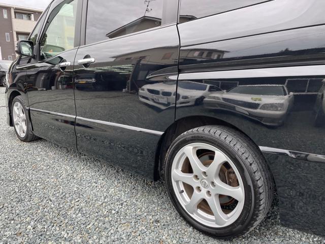 セレナ ライダー　ブラックライン　４ＷＤ　パノラミックルーフ　アイドリングストップ　クルーズコントロール　横滑り防止装置　両側電動スライドドア　ＨＤＤナビ　フルセグＴＶ　バックカメラ　後席モニター　ＥＴＣ（11枚目）