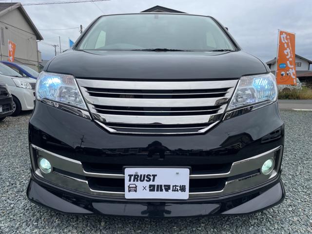 セレナ ライダー　ブラックライン　４ＷＤ　パノラミックルーフ　アイドリングストップ　クルーズコントロール　横滑り防止装置　両側電動スライドドア　ＨＤＤナビ　フルセグＴＶ　バックカメラ　後席モニター　ＥＴＣ（12枚目）