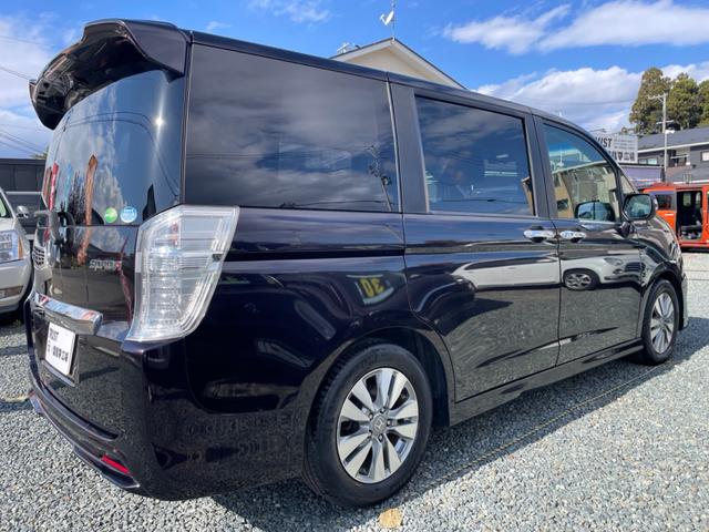 ステップワゴンスパーダ Ｚ　クルーズコントロール　アイドリングストップ　横滑り防止装置　両側電動スライドドア　パドルシフト　ワイドナビ　フルセグＴＶ　Ｂｌｕｅｔｏｏｔｈオーディオ　バックカメラ　ＥＴＣ（9枚目）