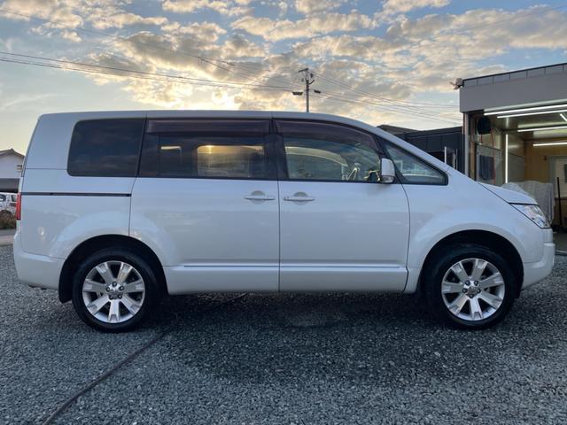 デリカD:5 G ナビパッケージ 切替4WD 車検R8年3月 ヒッチメンバー付き クルーズコントロール 横滑り防止装置 フロントカメラ サイドカメラ バックカメラ 片側電動スライドドア HDDナビ フルセグTV ETC(7枚目)