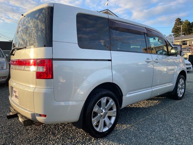 デリカD:5 G ナビパッケージ 切替4WD 車検R8年3月 ヒッチメンバー付き クルーズコントロール 横滑り防止装置 フロントカメラ サイドカメラ バックカメラ 片側電動スライドドア HDDナビ フルセグTV ETC(9枚目)